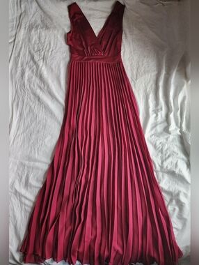 Elegant Burgundy Sleeveless Dress